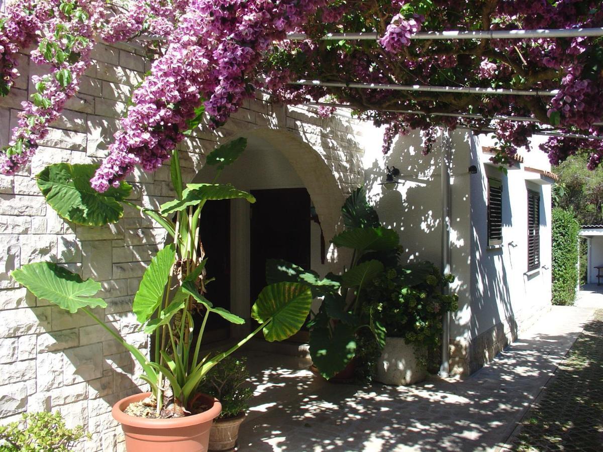 Apartments Nevenka Mali Lošinj Exterior foto